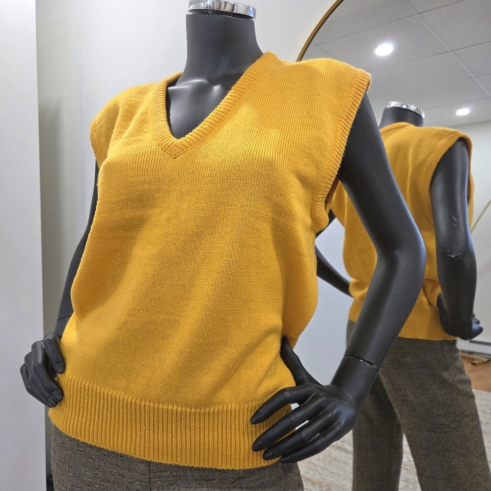 Vintage Yellow-Orange Knit Vest – Size L (Fits S/M)